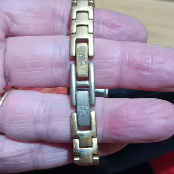 Vintage Anne Klein Watch - Picture 5 of 6